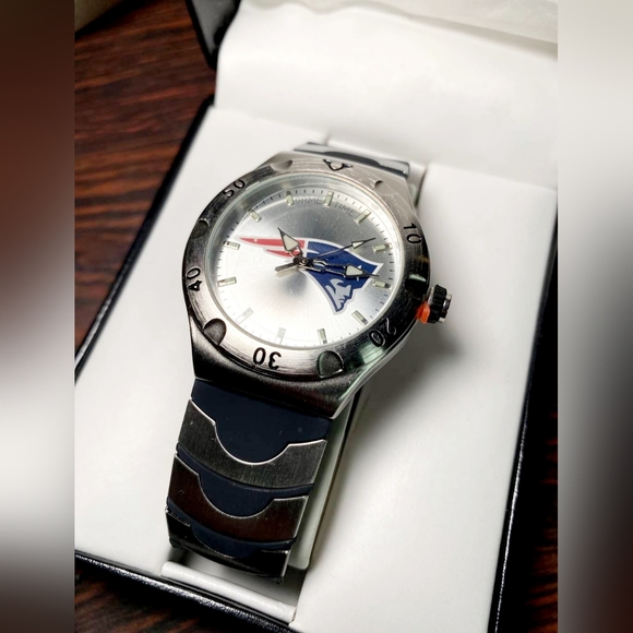 New Avon New England Patriots Watch - Picture 3 of 3